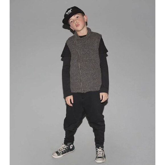 Nununu Solid Vest in Charcoal - Picture 3 of 5